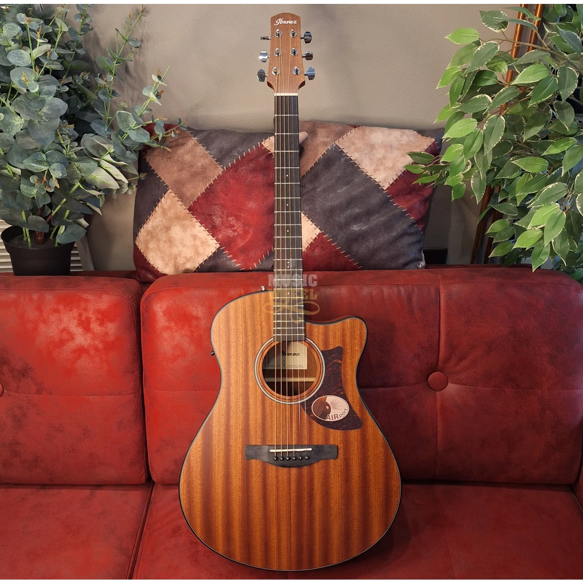 IBANEZ AAM54CE-OPN, elektro-akustična gitara slika